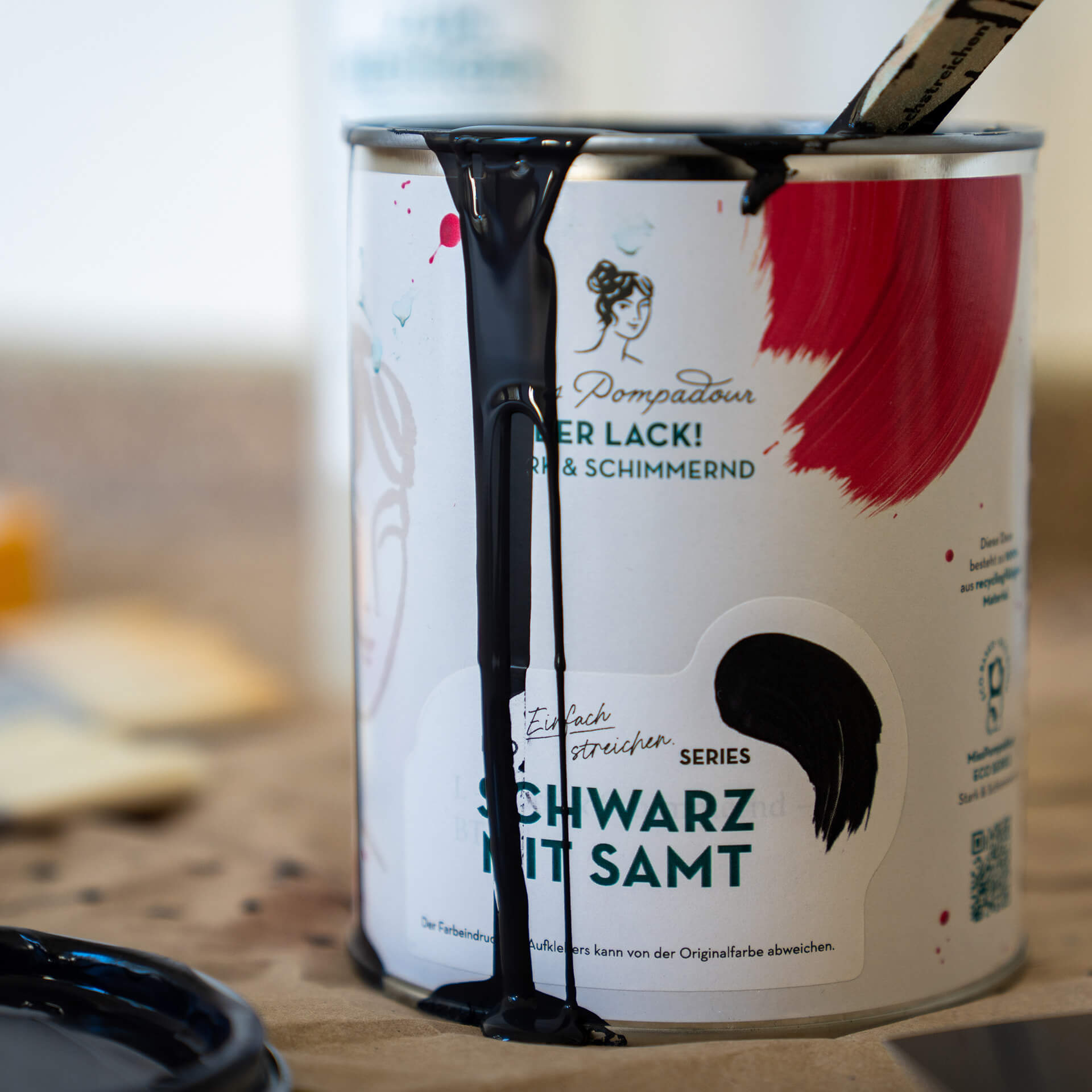 MissPompadour Schwarz mit Samt - Die Wertvolle 2.5L