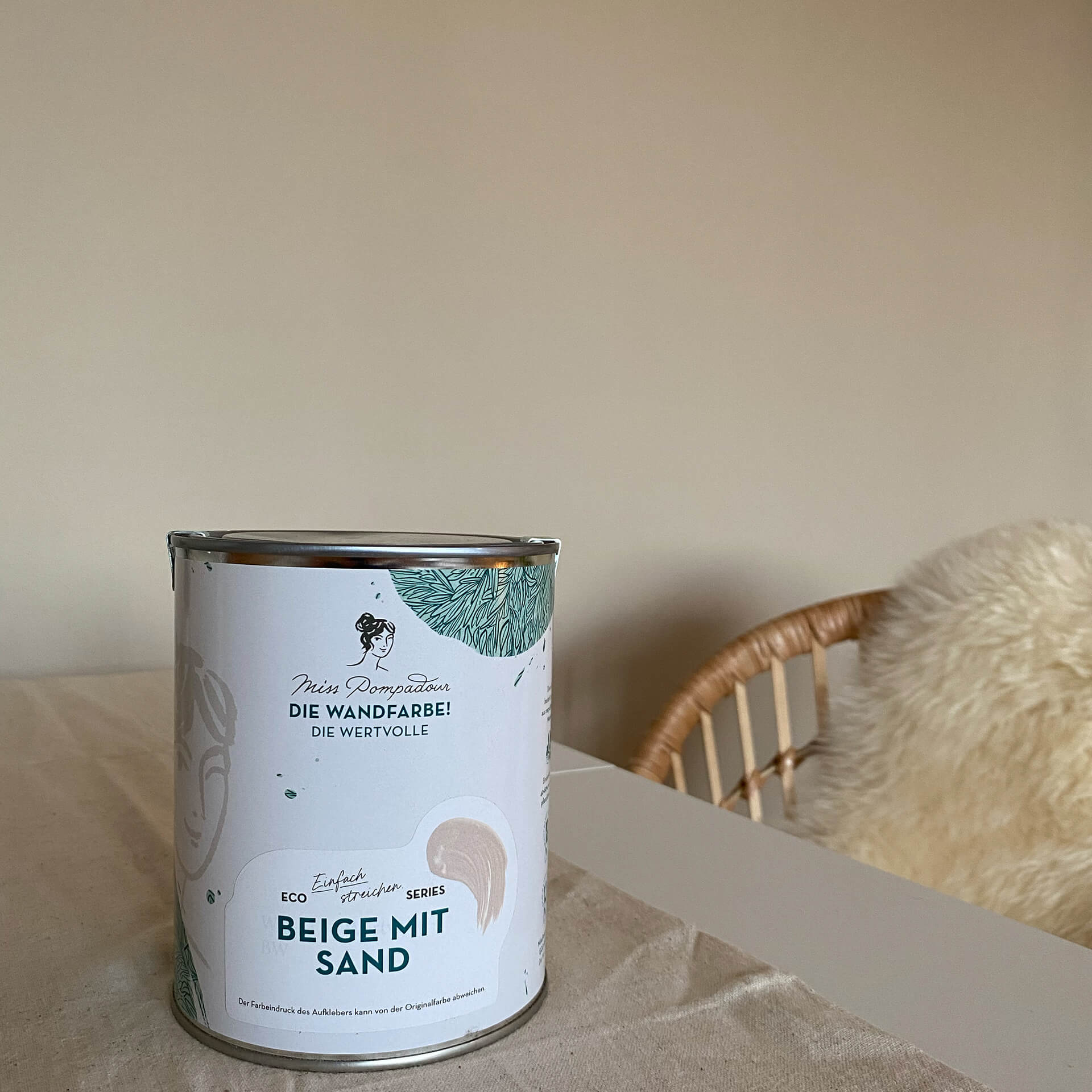 MissPompadour Beige with Sand - Eggshell Varnish 1L