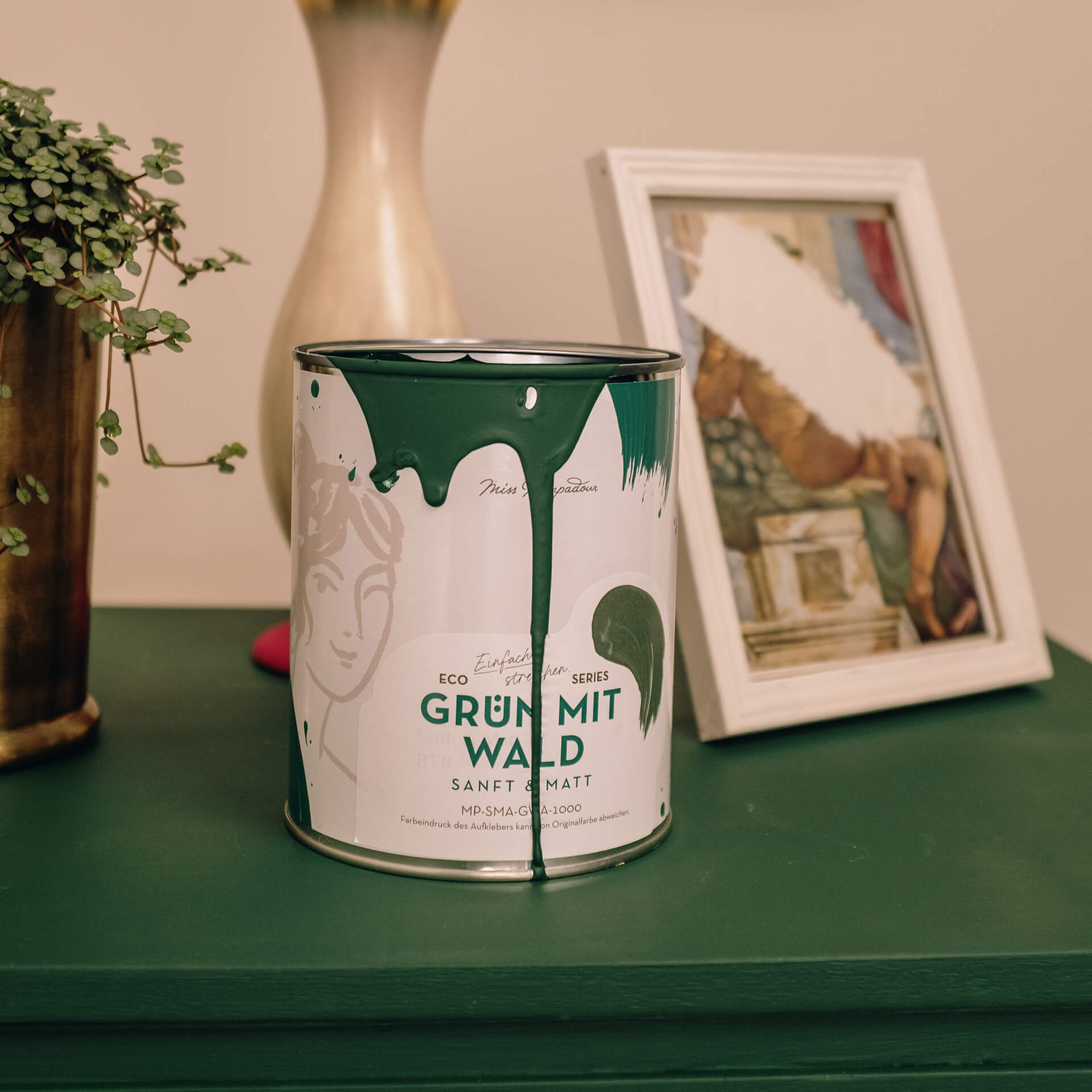 MissPompadour Grün mit Wald - Stark & Schimmernd 2.5L