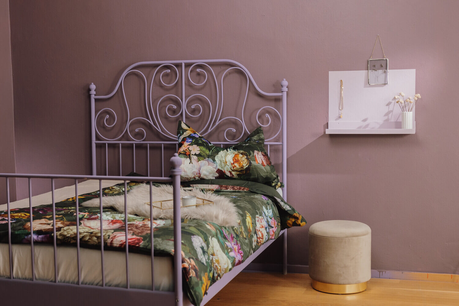 Wandfarbe Lila Violett