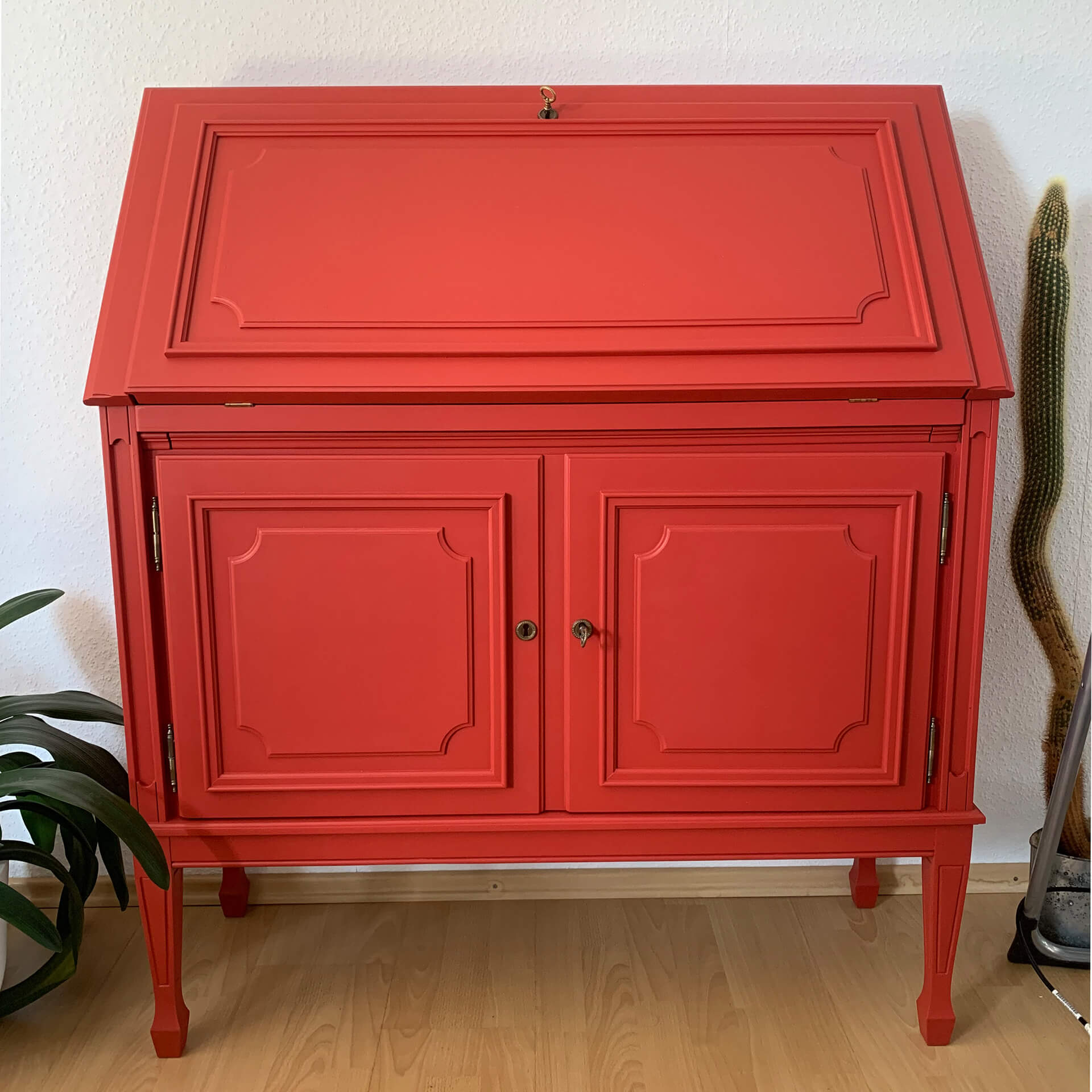 MissPompadour Red with Sweden - The Functional Wall Paint 1L