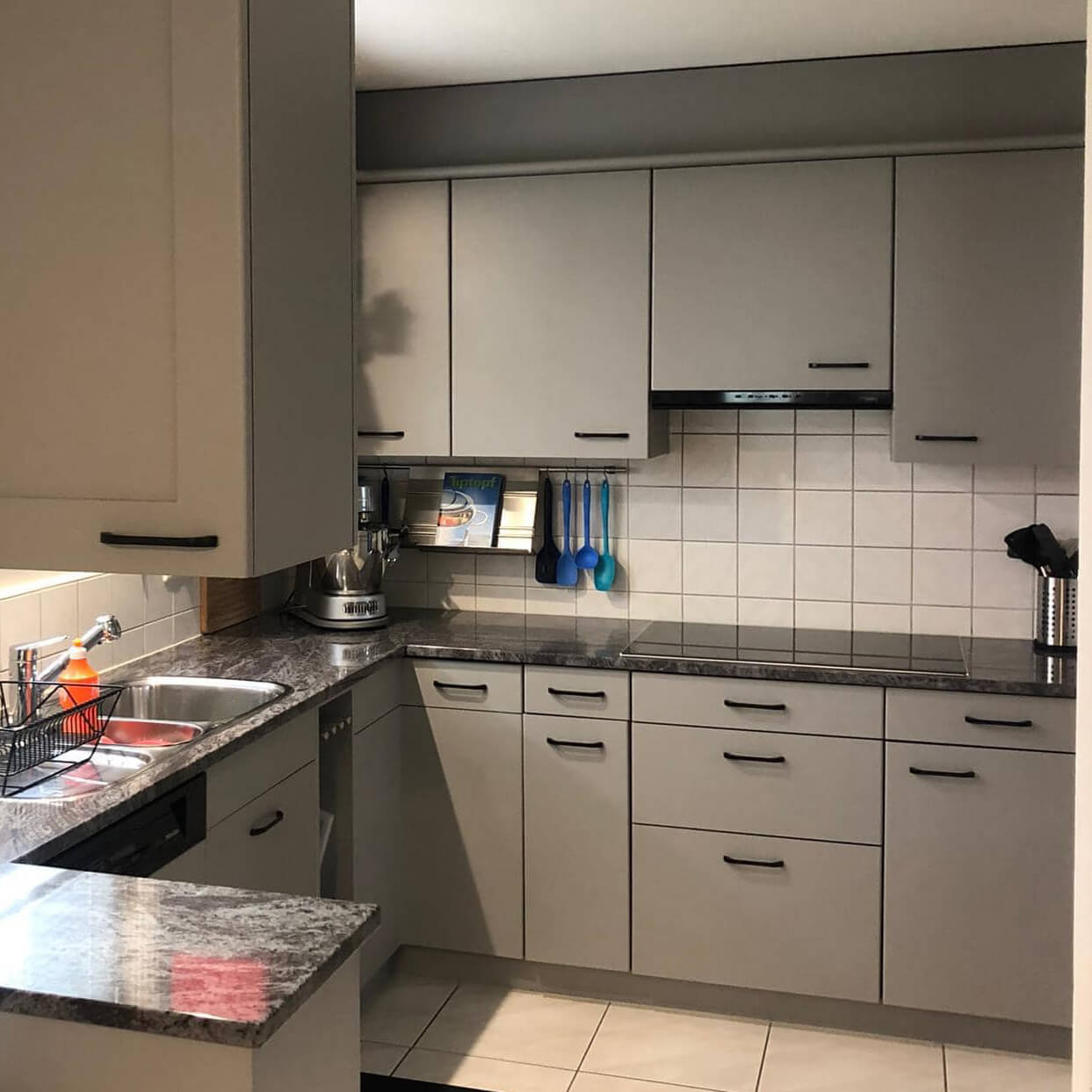 MissPompadour Grau mit Beton - Stark & Schimmernd 1L