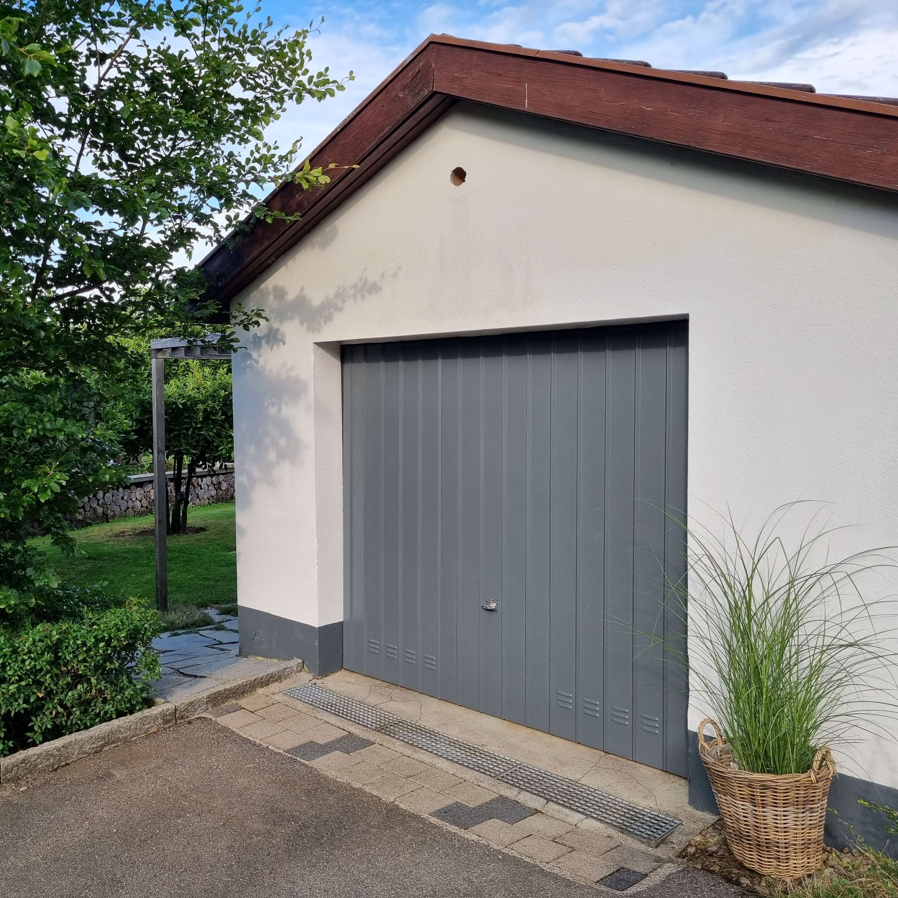 Garagentor streichen: Anleitung | MissPompadour