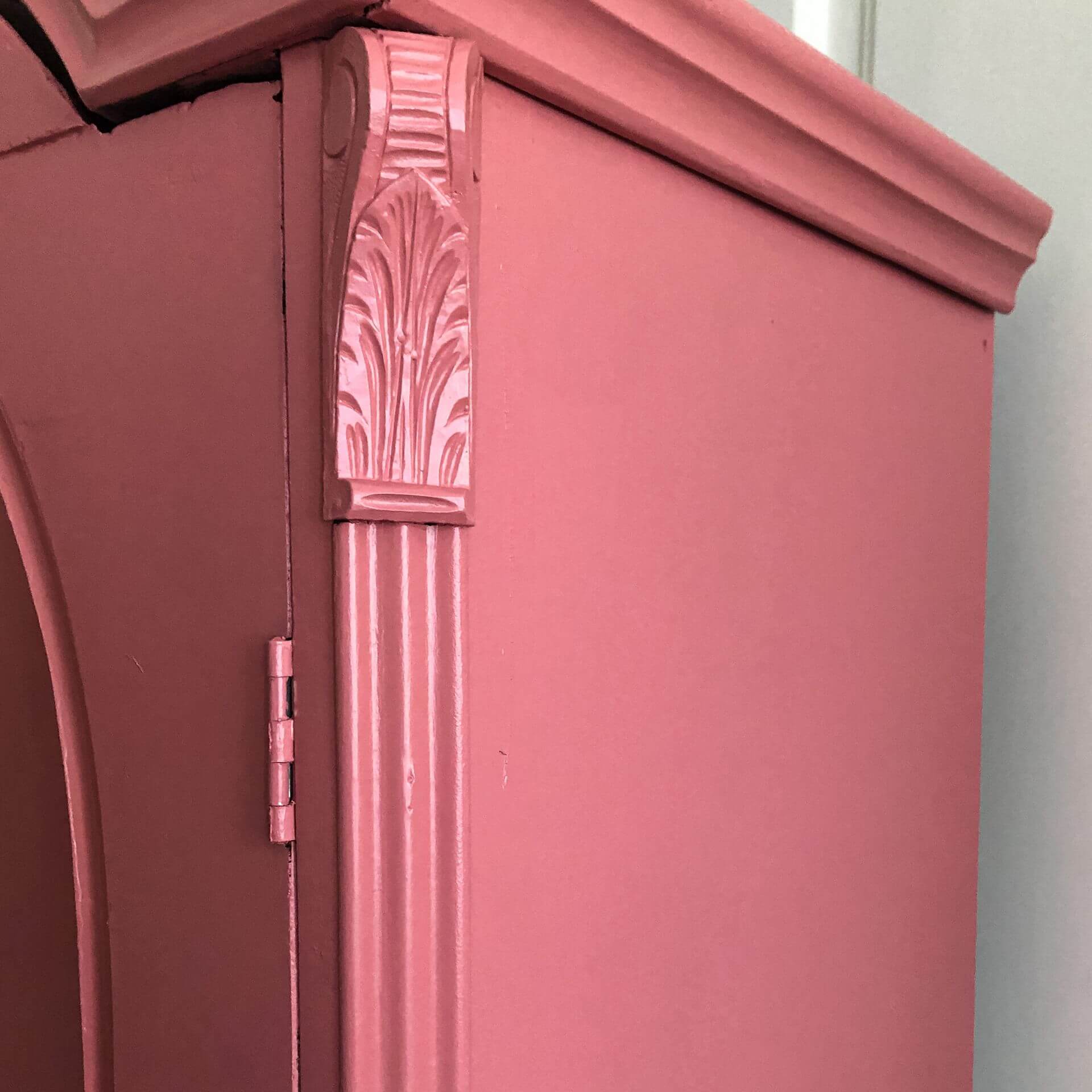 MissPompadour Pink with Grey - The Valuable Wall Paint 1L