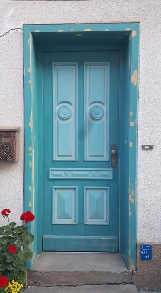 Painting the front door with chalk paint Beautifying the home