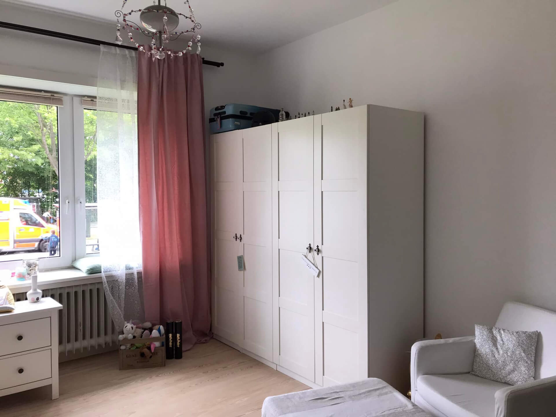 Painting IKEA PAX Instructions MissPompadour