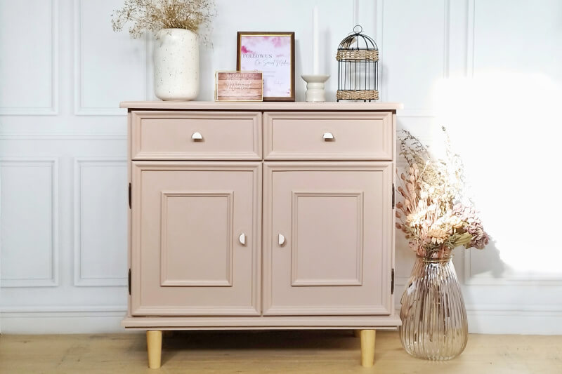 洋書「SIMPLE PAINTED FURNITURE 」 Painting wooden furniture with chalk paint: 30min Step-by-Step