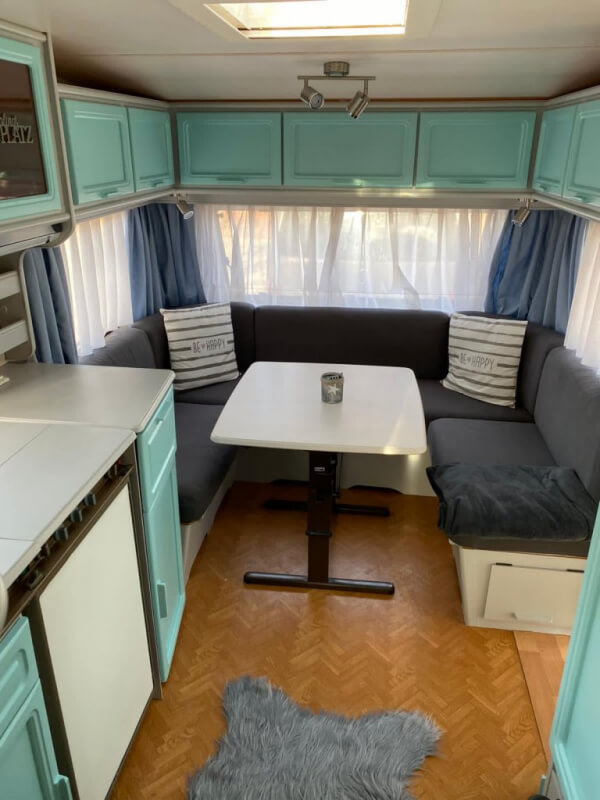 Paint the inside of your caravan Bring colour into your old camper!