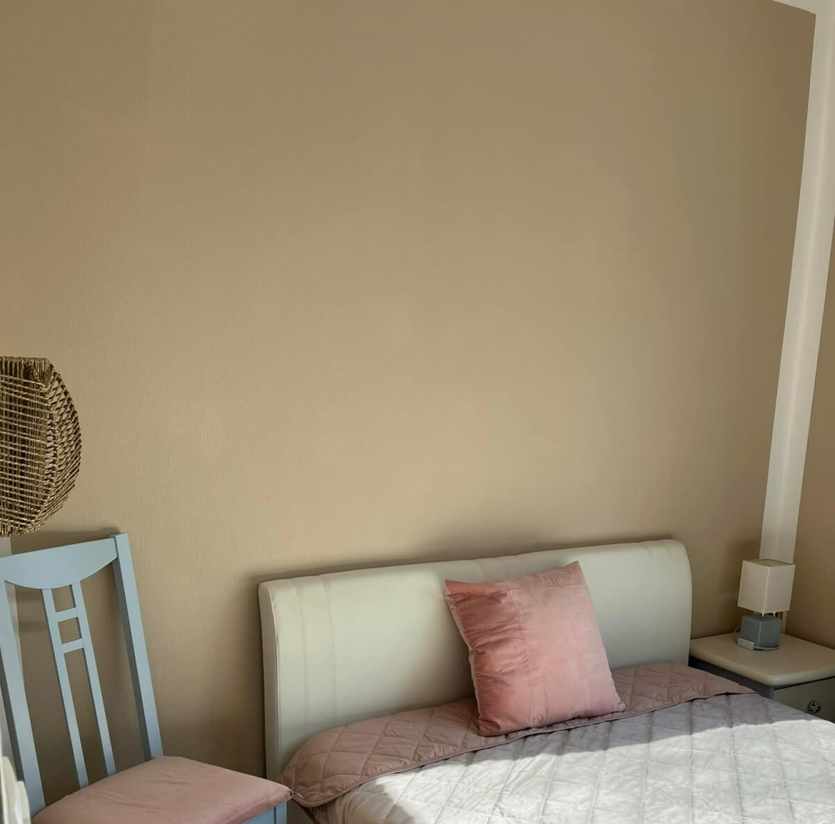 Painting Bedrooms: Ideas & the right colour choice!